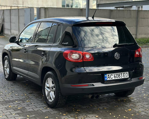 Черный Фольксваген Тигуан, объемом двигателя 1.98 л и пробегом 210 тыс. км за 12000 $, фото 5 на Automoto.ua