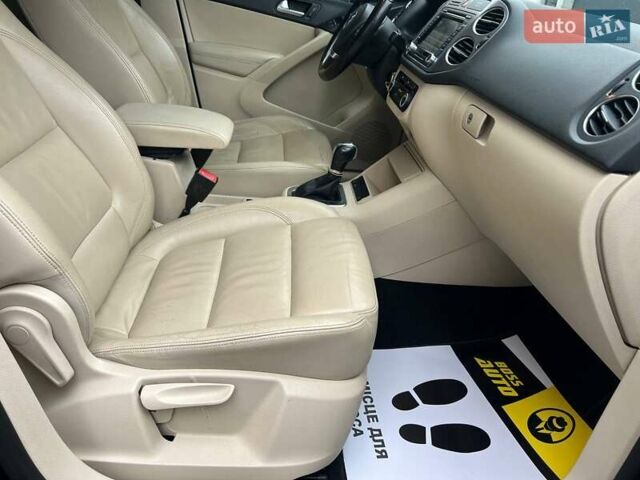 Чорний Фольксваген Тігуан, об'ємом двигуна 1.97 л та пробігом 336 тис. км за 14100 $, фото 13 на Automoto.ua