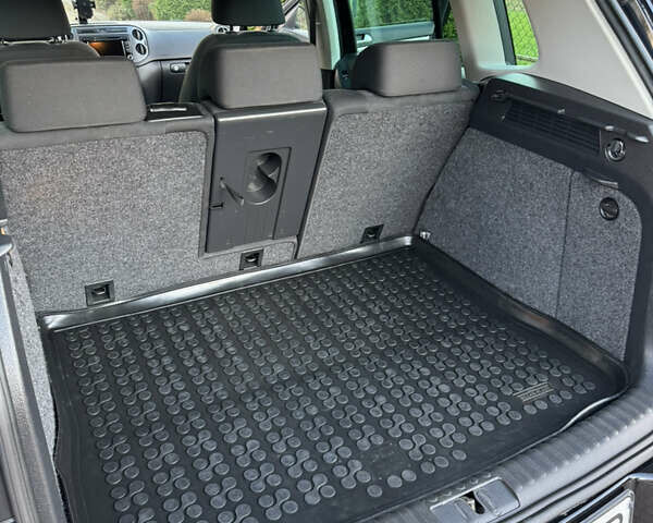 Черный Фольксваген Тигуан, объемом двигателя 1.97 л и пробегом 182 тыс. км за 14000 $, фото 17 на Automoto.ua