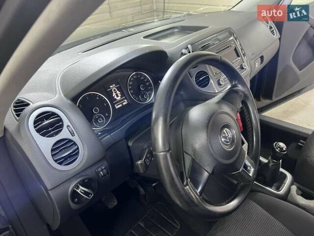 Черный Фольксваген Тигуан, объемом двигателя 1.97 л и пробегом 240 тыс. км за 12200 $, фото 13 на Automoto.ua