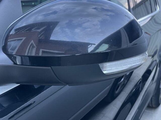 Чорний Фольксваген Тігуан, об'ємом двигуна 2 л та пробігом 230 тис. км за 13000 $, фото 6 на Automoto.ua