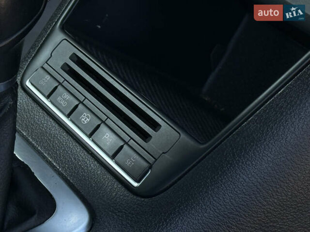 Чорний Фольксваген Тігуан, об'ємом двигуна 2 л та пробігом 257 тис. км за 12800 $, фото 30 на Automoto.ua