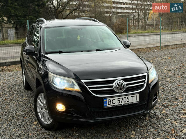 Чорний Фольксваген Тігуан, об'ємом двигуна 2 л та пробігом 238 тис. км за 10599 $, фото 4 на Automoto.ua