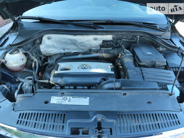 Черный Фольксваген Тигуан, объемом двигателя 2 л и пробегом 238 тыс. км за 10000 $, фото 11 на Automoto.ua