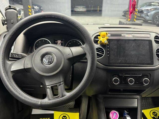 Черный Фольксваген Тигуан, объемом двигателя 2 л и пробегом 186 тыс. км за 12300 $, фото 9 на Automoto.ua