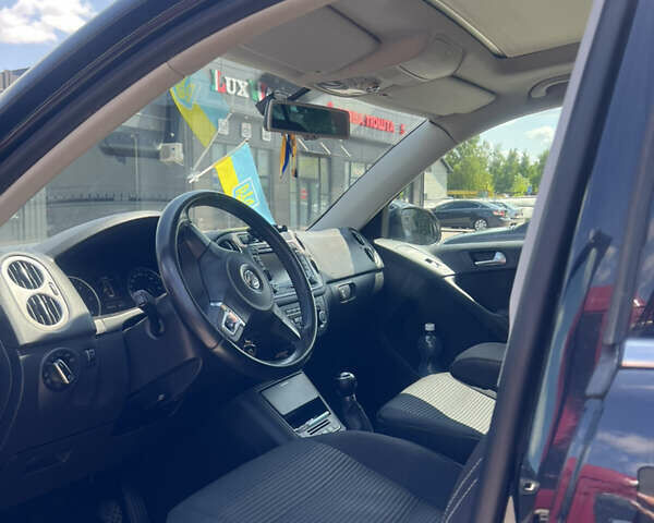 Чорний Фольксваген Тігуан, об'ємом двигуна 1.97 л та пробігом 386 тис. км за 10500 $, фото 4 на Automoto.ua