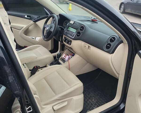 Черный Фольксваген Тигуан, объемом двигателя 1.98 л и пробегом 182 тыс. км за 9555 $, фото 6 на Automoto.ua