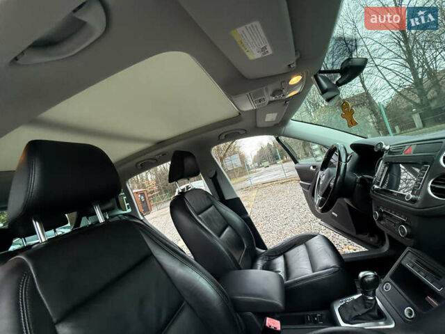 Чорний Фольксваген Тігуан, об'ємом двигуна 2 л та пробігом 238 тис. км за 10599 $, фото 22 на Automoto.ua