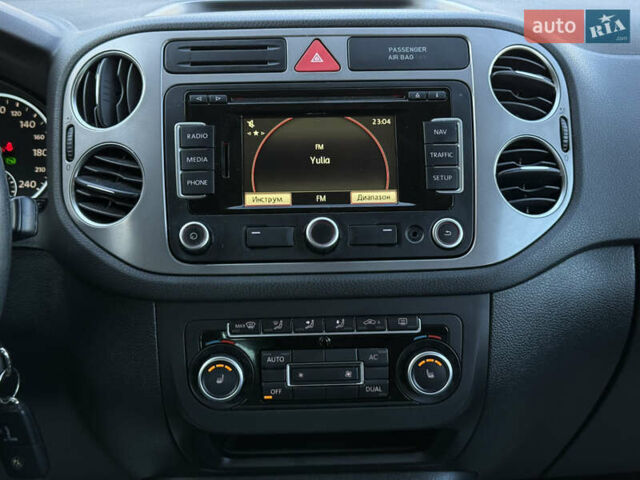 Чорний Фольксваген Тігуан, об'ємом двигуна 2 л та пробігом 257 тис. км за 12800 $, фото 25 на Automoto.ua