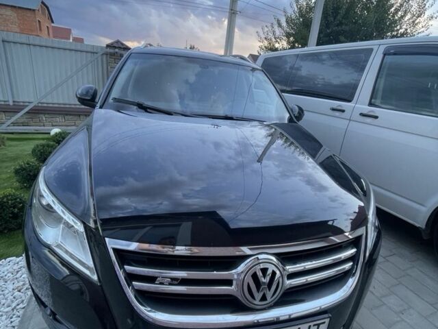 Чорний Фольксваген Тігуан, об'ємом двигуна 2 л та пробігом 230 тис. км за 13000 $, фото 3 на Automoto.ua