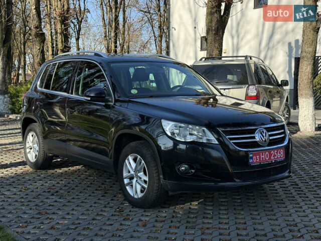 Чорний Фольксваген Тігуан, об'ємом двигуна 2 л та пробігом 257 тис. км за 12800 $, фото 7 на Automoto.ua