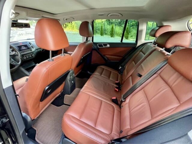 Чорний Фольксваген Тігуан, об'ємом двигуна 2 л та пробігом 230 тис. км за 13000 $, фото 7 на Automoto.ua