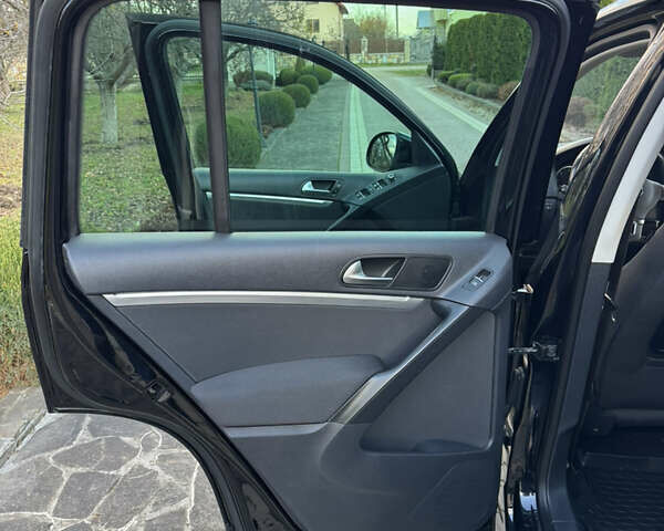 Черный Фольксваген Тигуан, объемом двигателя 1.97 л и пробегом 182 тыс. км за 14000 $, фото 14 на Automoto.ua