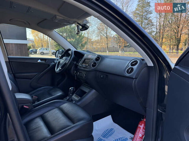 Чорний Фольксваген Тігуан, об'ємом двигуна 2 л та пробігом 257 тис. км за 12800 $, фото 27 на Automoto.ua