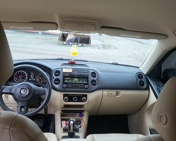 Черный Фольксваген Тигуан, объемом двигателя 1.98 л и пробегом 182 тыс. км за 9555 $, фото 10 на Automoto.ua