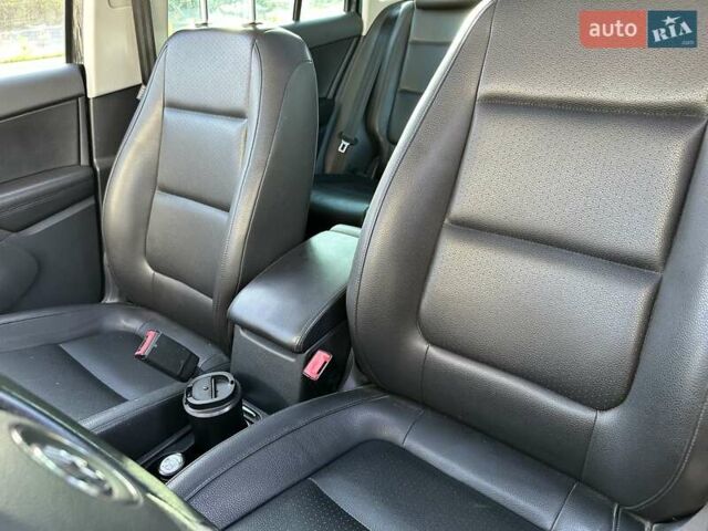 Черный Фольксваген Тигуан, объемом двигателя 2 л и пробегом 237 тыс. км за 10100 $, фото 9 на Automoto.ua