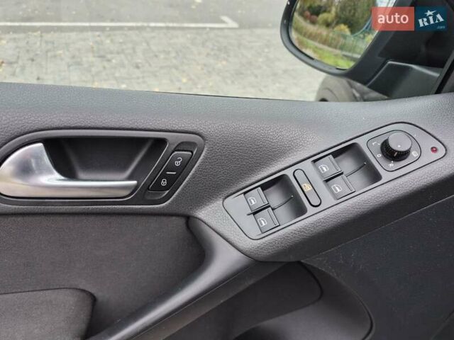 Чорний Фольксваген Тігуан, об'ємом двигуна 1.39 л та пробігом 253 тис. км за 11500 $, фото 19 на Automoto.ua