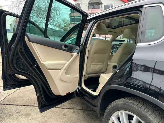 Черный Фольксваген Тигуан, объемом двигателя 2 л и пробегом 156 тыс. км за 12700 $, фото 10 на Automoto.ua