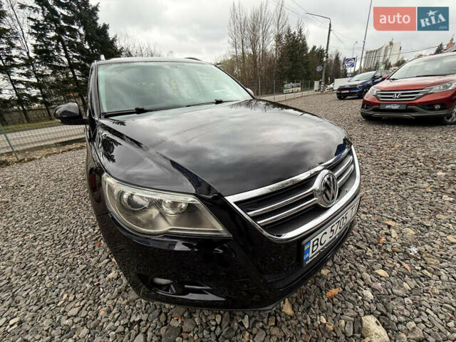 Чорний Фольксваген Тігуан, об'ємом двигуна 2 л та пробігом 238 тис. км за 10599 $, фото 2 на Automoto.ua