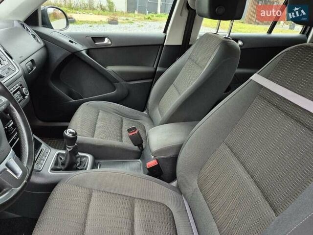 Чорний Фольксваген Тігуан, об'ємом двигуна 1.39 л та пробігом 253 тис. км за 11500 $, фото 14 на Automoto.ua