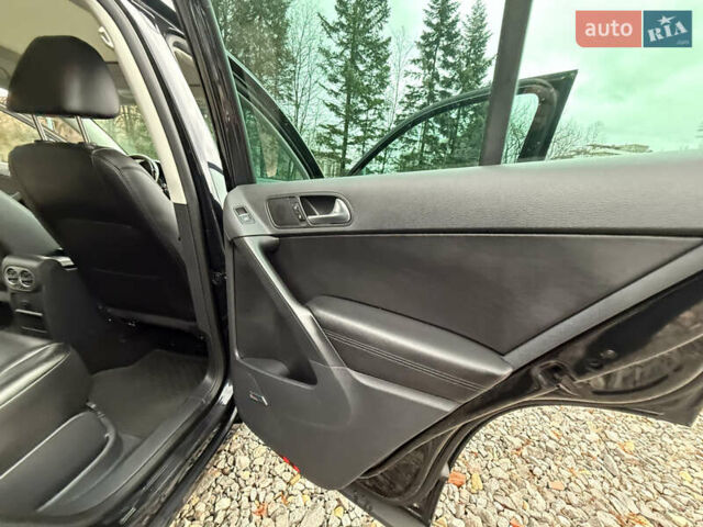 Чорний Фольксваген Тігуан, об'ємом двигуна 2 л та пробігом 238 тис. км за 10599 $, фото 30 на Automoto.ua