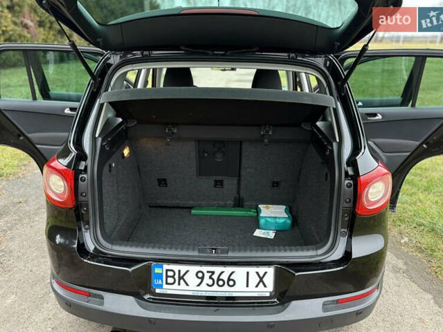 Черный Фольксваген Тигуан, объемом двигателя 1.39 л и пробегом 213 тыс. км за 9399 $, фото 25 на Automoto.ua