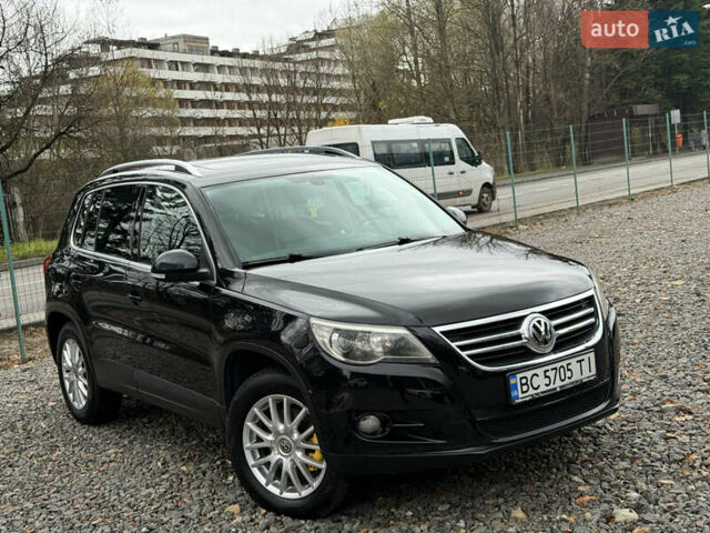 Чорний Фольксваген Тігуан, об'ємом двигуна 2 л та пробігом 238 тис. км за 10599 $, фото 3 на Automoto.ua