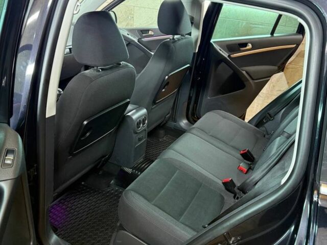 Черный Фольксваген Тигуан, объемом двигателя 2 л и пробегом 238 тыс. км за 14500 $, фото 18 на Automoto.ua