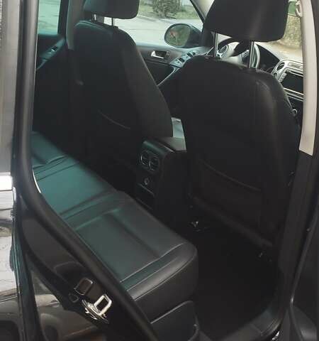 Черный Фольксваген Тигуан, объемом двигателя 2 л и пробегом 267 тыс. км за 13000 $, фото 17 на Automoto.ua