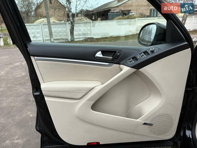 Чорний Фольксваген Тігуан, об'ємом двигуна 2 л та пробігом 234 тис. км за 15500 $, фото 16 на Automoto.ua