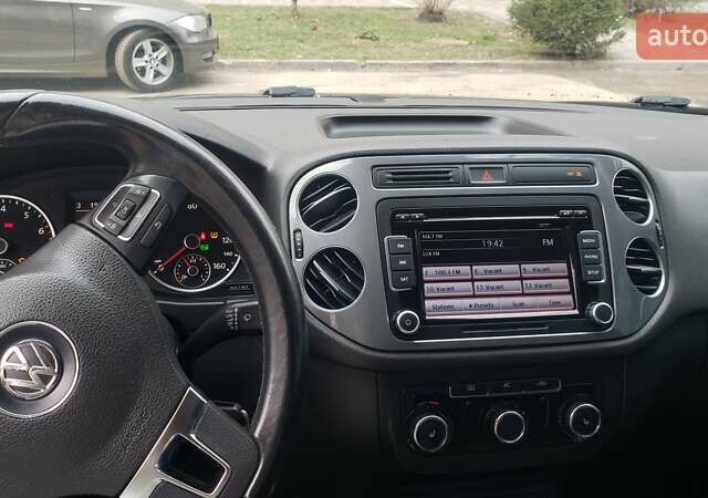 Черный Фольксваген Тигуан, объемом двигателя 2 л и пробегом 267 тыс. км за 13000 $, фото 13 на Automoto.ua