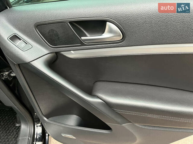 Черный Фольксваген Тигуан, объемом двигателя 1.99 л и пробегом 320 тыс. км за 14499 $, фото 119 на Automoto.ua