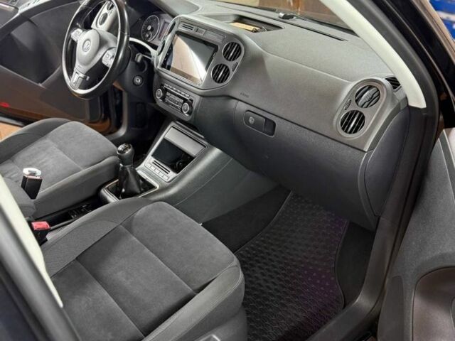 Черный Фольксваген Тигуан, объемом двигателя 2 л и пробегом 238 тыс. км за 14500 $, фото 15 на Automoto.ua