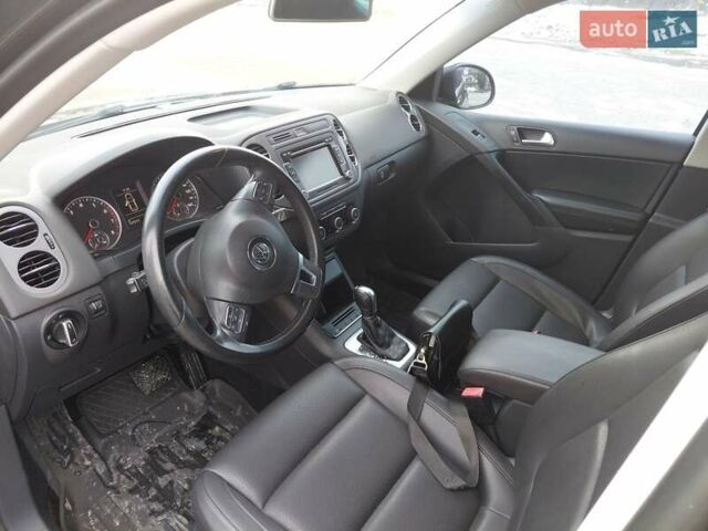 Чорний Фольксваген Тігуан, об'ємом двигуна 2 л та пробігом 227 тис. км за 8999 $, фото 9 на Automoto.ua