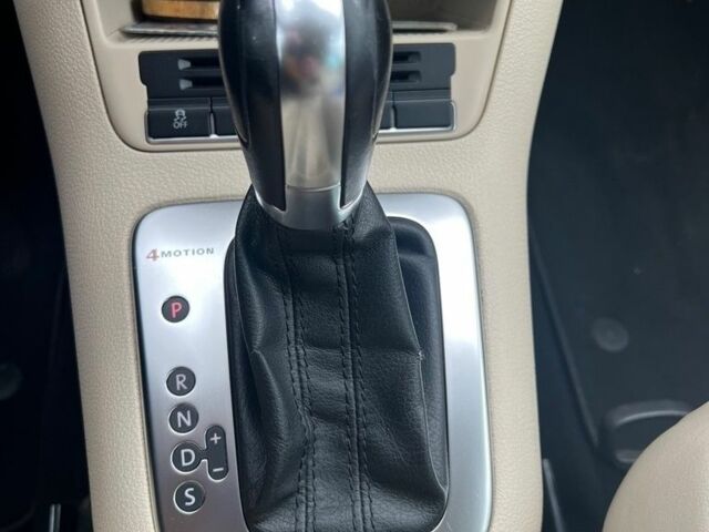 Чорний Фольксваген Тігуан, об'ємом двигуна 2 л та пробігом 160 тис. км за 7800 $, фото 9 на Automoto.ua