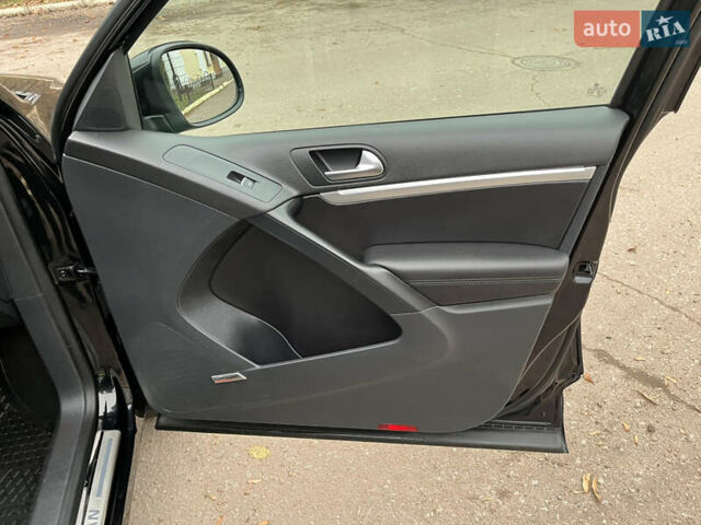 Черный Фольксваген Тигуан, объемом двигателя 1.99 л и пробегом 320 тыс. км за 14499 $, фото 158 на Automoto.ua