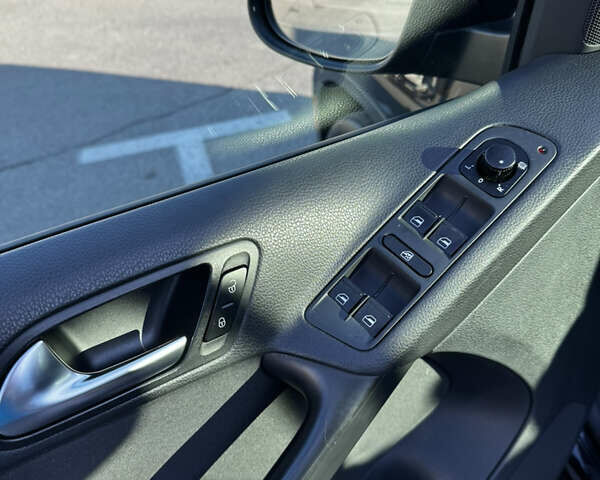 Чорний Фольксваген Тігуан, об'ємом двигуна 1.98 л та пробігом 233 тис. км за 13200 $, фото 10 на Automoto.ua