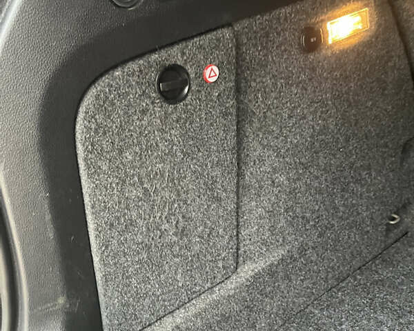 Черный Фольксваген Тигуан, объемом двигателя 1.99 л и пробегом 320 тыс. км за 14499 $, фото 141 на Automoto.ua