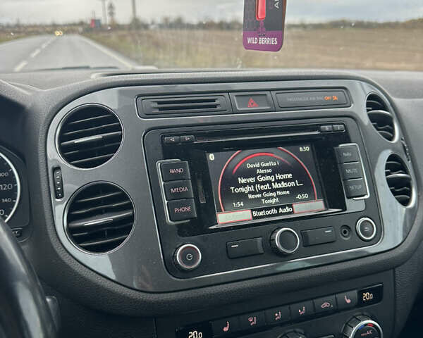 Чорний Фольксваген Тігуан, об'ємом двигуна 1.98 л та пробігом 207 тис. км за 11800 $, фото 8 на Automoto.ua