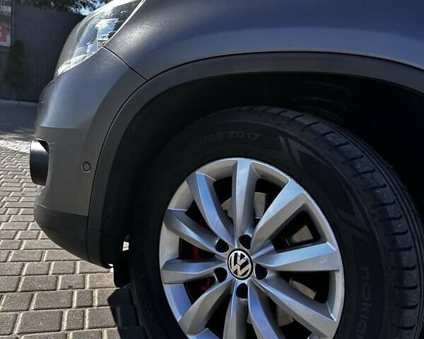 Черный Фольксваген Тигуан, объемом двигателя 1.97 л и пробегом 215 тыс. км за 15000 $, фото 3 на Automoto.ua