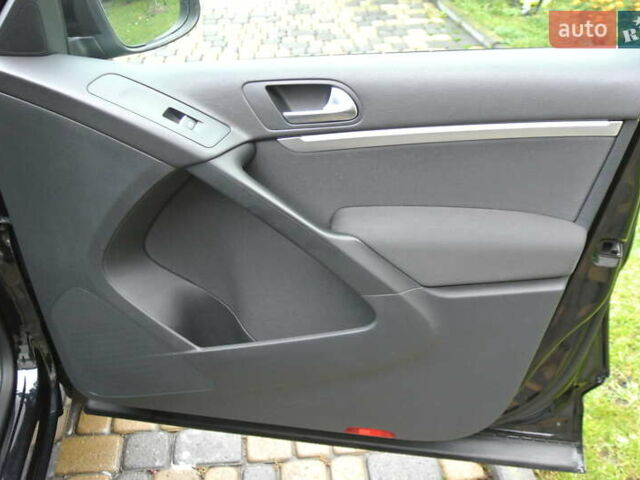 Чорний Фольксваген Тігуан, об'ємом двигуна 2 л та пробігом 168 тис. км за 15550 $, фото 20 на Automoto.ua