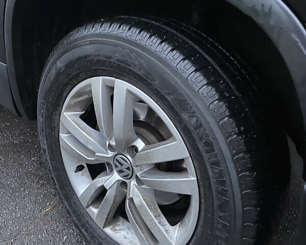 Черный Фольксваген Тигуан, объемом двигателя 1.98 л и пробегом 320 тыс. км за 11500 $, фото 9 на Automoto.ua