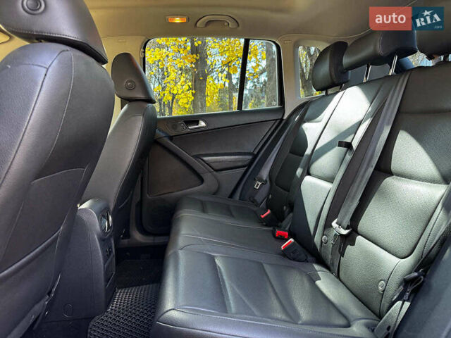 Черный Фольксваген Тигуан, объемом двигателя 2 л и пробегом 166 тыс. км за 12290 $, фото 22 на Automoto.ua