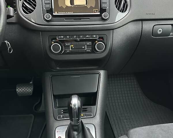 Черный Фольксваген Тигуан, объемом двигателя 1.99 л и пробегом 225 тыс. км за 14950 $, фото 44 на Automoto.ua