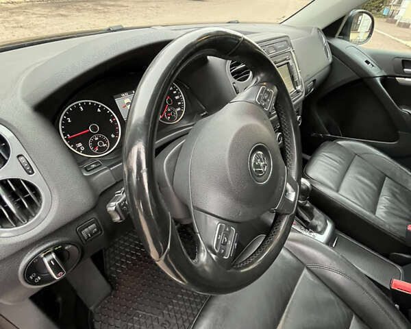 Черный Фольксваген Тигуан, объемом двигателя 1.99 л и пробегом 320 тыс. км за 14499 $, фото 99 на Automoto.ua