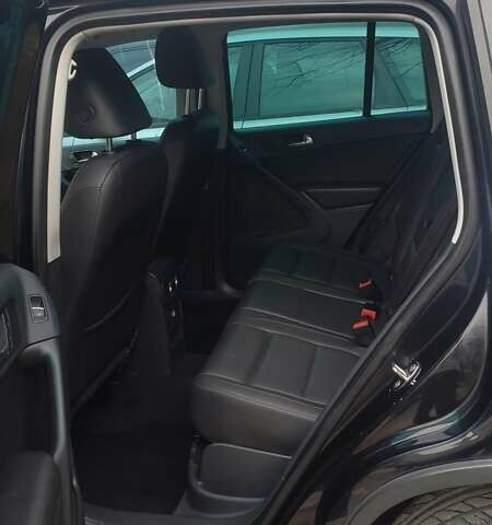 Черный Фольксваген Тигуан, объемом двигателя 2 л и пробегом 267 тыс. км за 13000 $, фото 15 на Automoto.ua