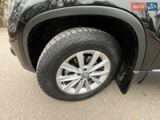 Черный Фольксваген Тигуан, объемом двигателя 1.99 л и пробегом 320 тыс. км за 14499 $, фото 76 на Automoto.ua
