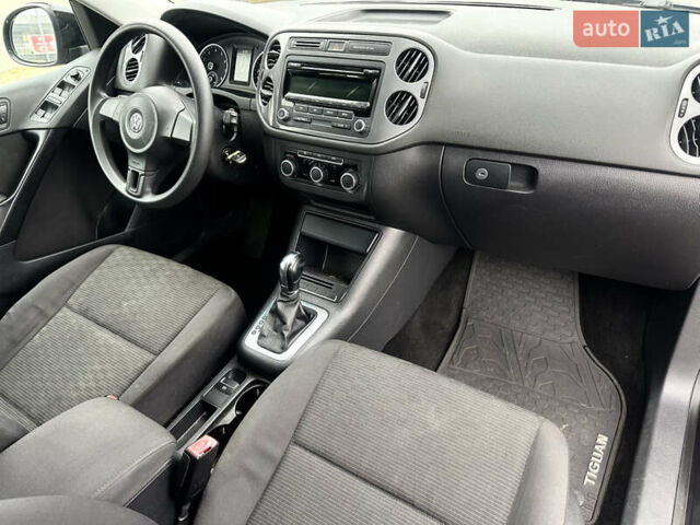 Чорний Фольксваген Тігуан, об'ємом двигуна 2 л та пробігом 165 тис. км за 9499 $, фото 18 на Automoto.ua