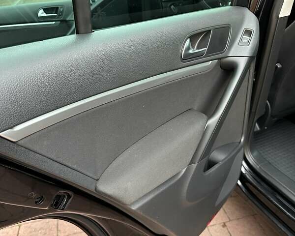 Черный Фольксваген Тигуан, объемом двигателя 1.99 л и пробегом 225 тыс. км за 14950 $, фото 71 на Automoto.ua