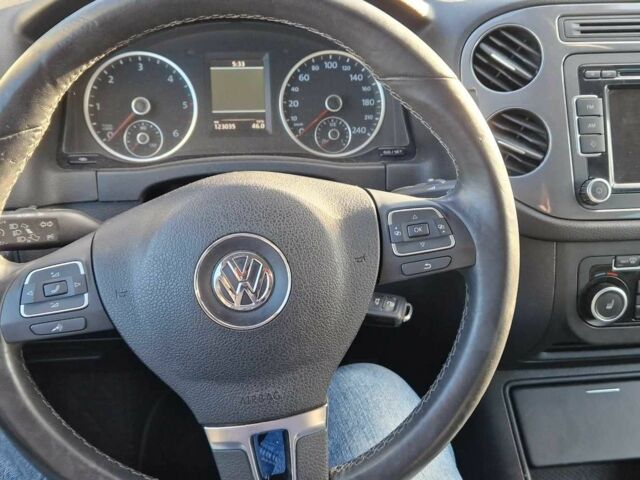 Черный Фольксваген Тигуан, объемом двигателя 2 л и пробегом 140 тыс. км за 15999 $, фото 2 на Automoto.ua